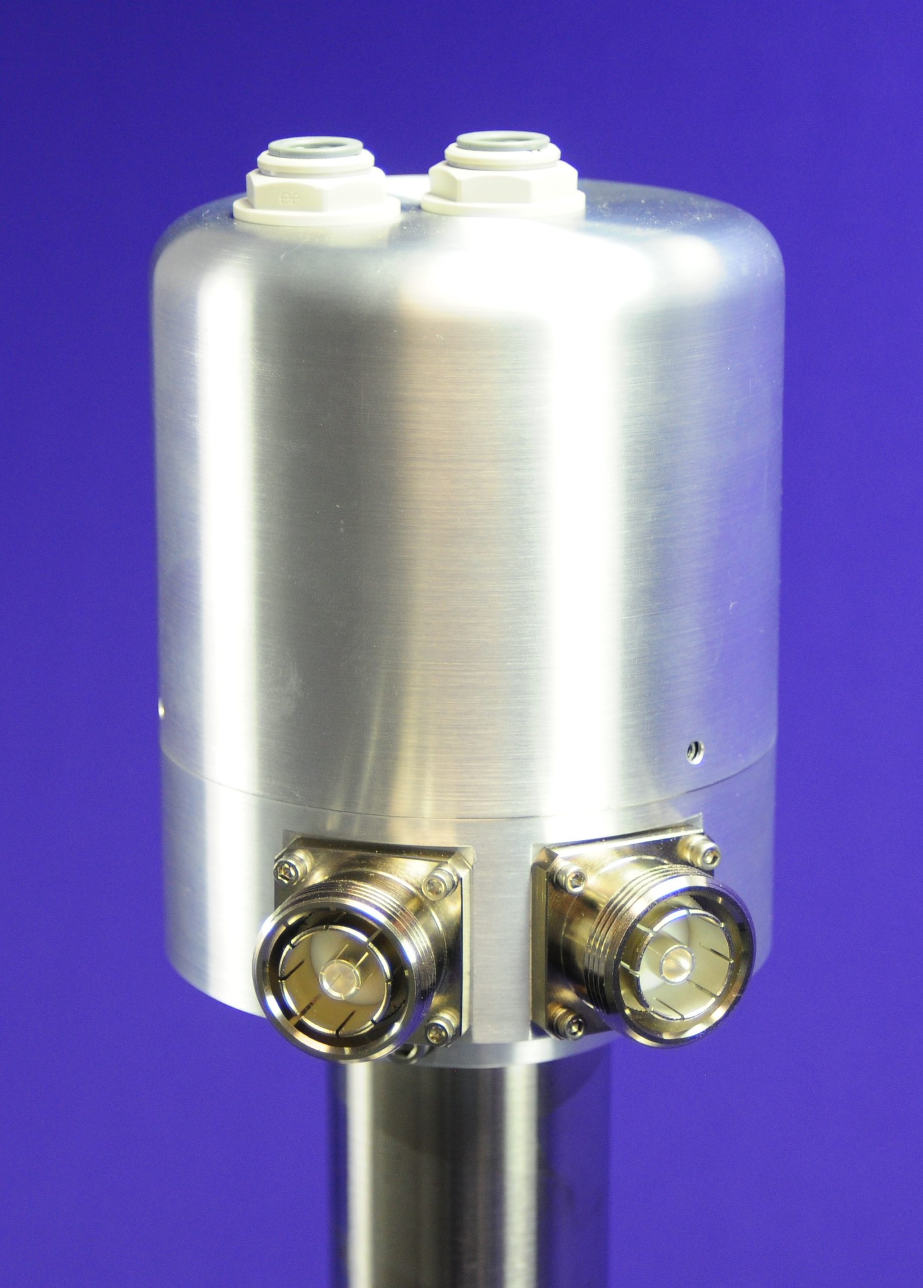 Dual Connector RF Canister on an ONYX Circular Magnetron Sputtering Cathode