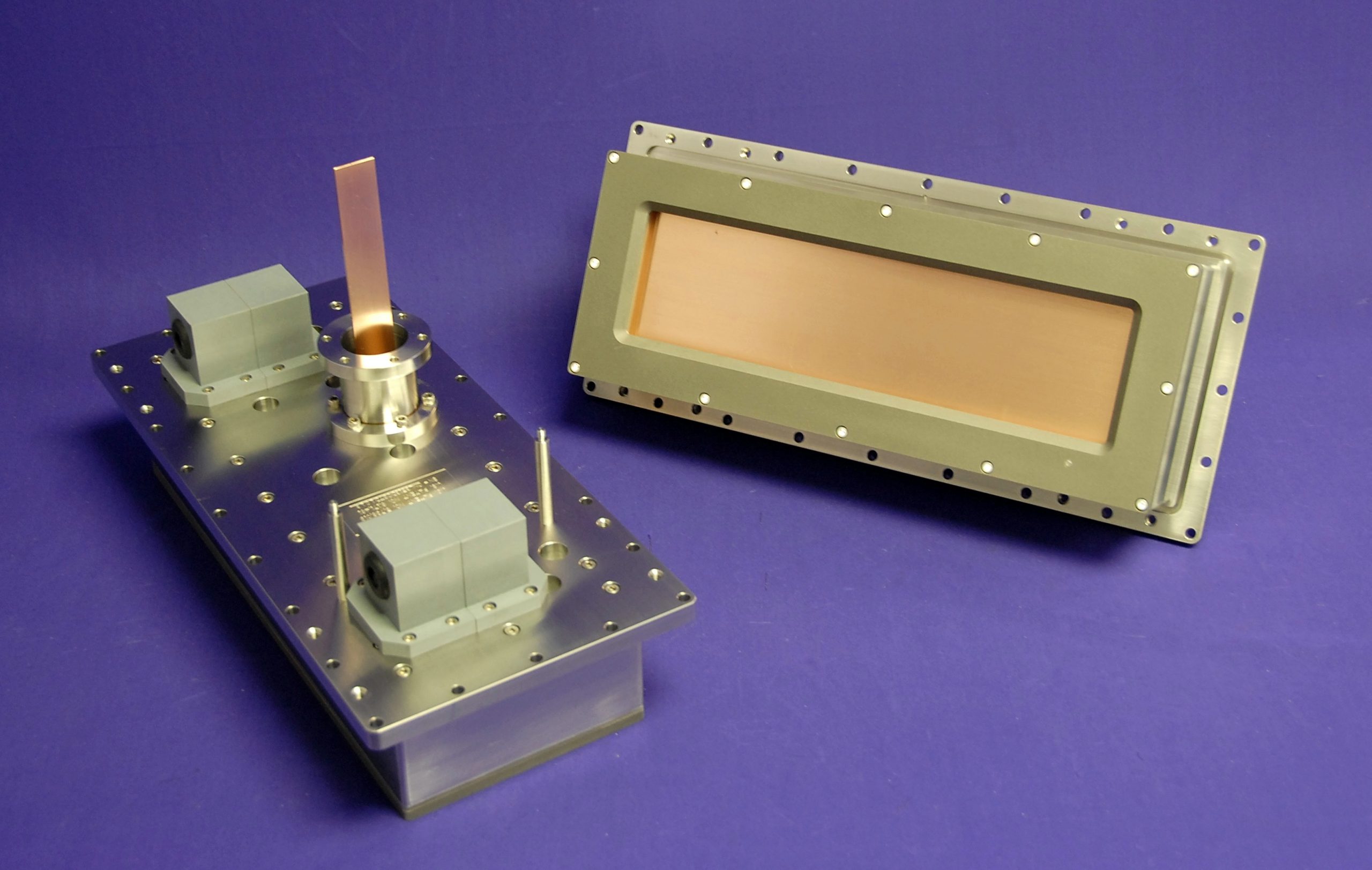 RF Power Strap on a Linear ONYX Magnetron Sputtering Cathode